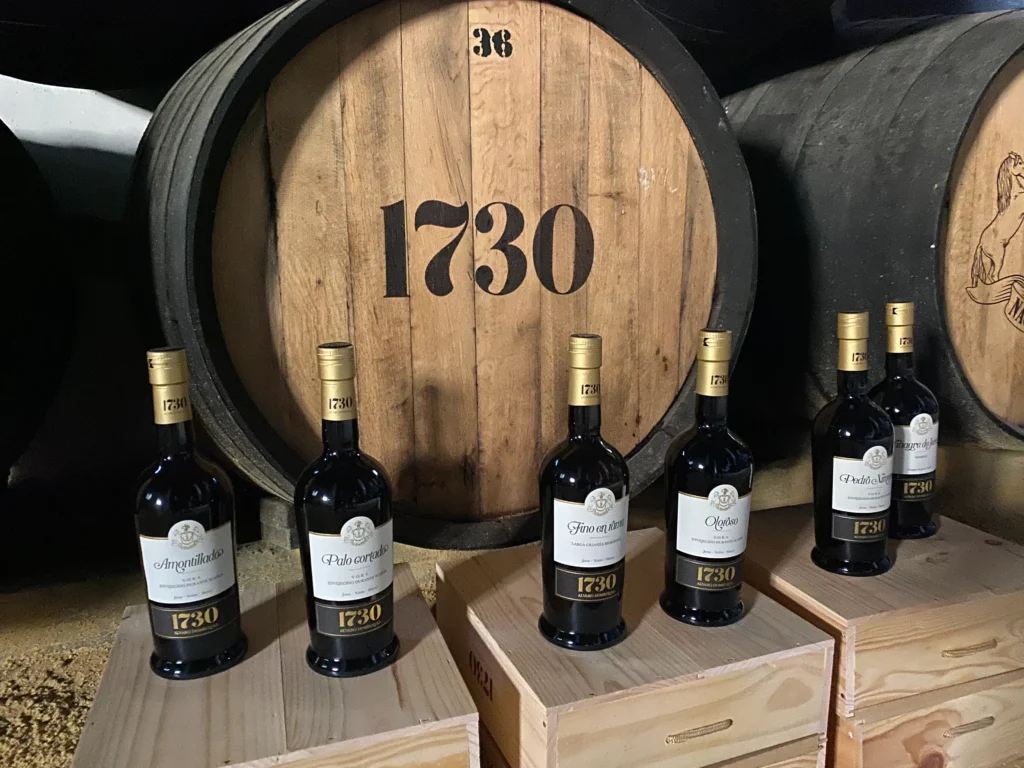 Botellas de diferentes vinos 1730 de Álvaro Domecq.